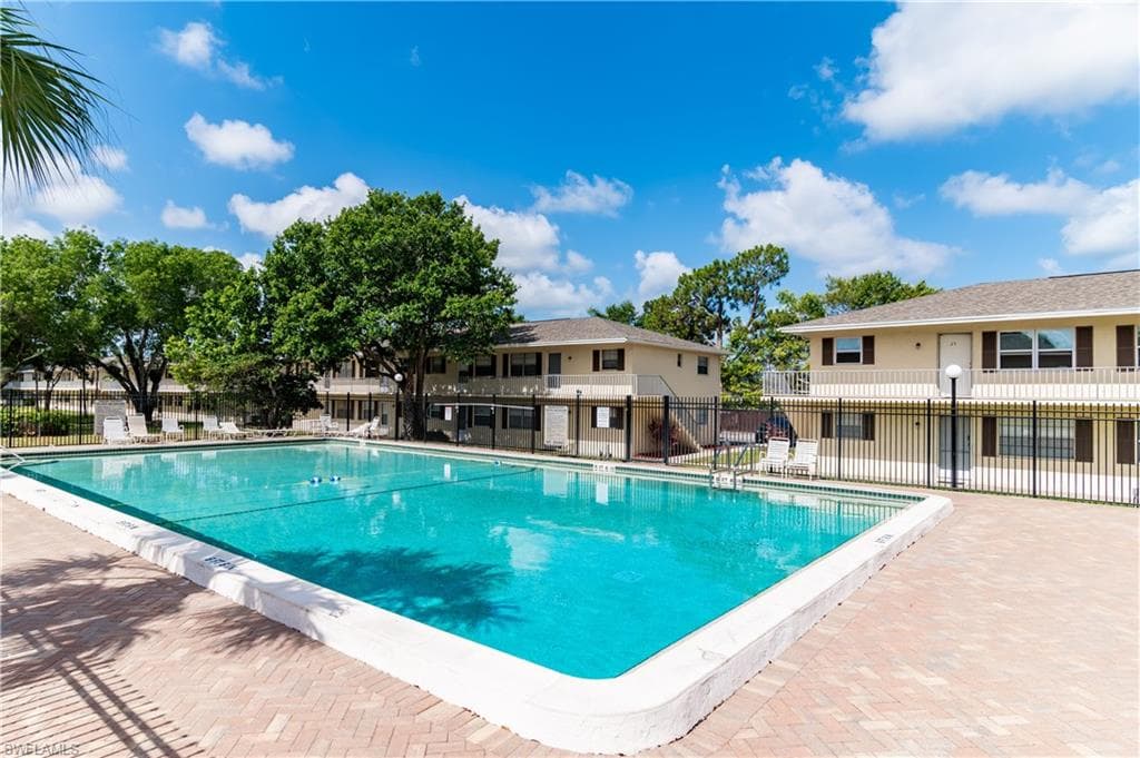 3325 Airport RD N # T1, NAPLES FL 34105-16