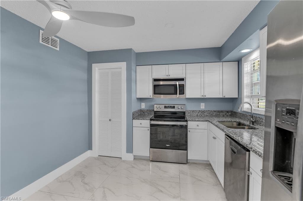 3325 Airport RD N # T1, NAPLES FL 34105-8