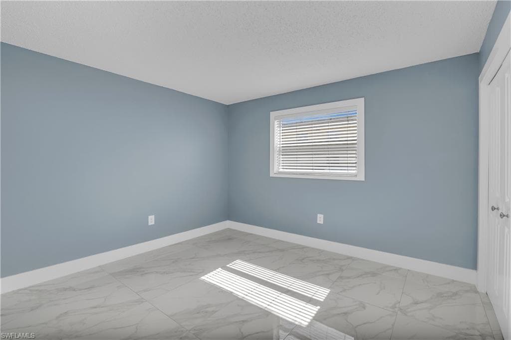 3325 Airport RD N # T1, NAPLES FL 34105-3