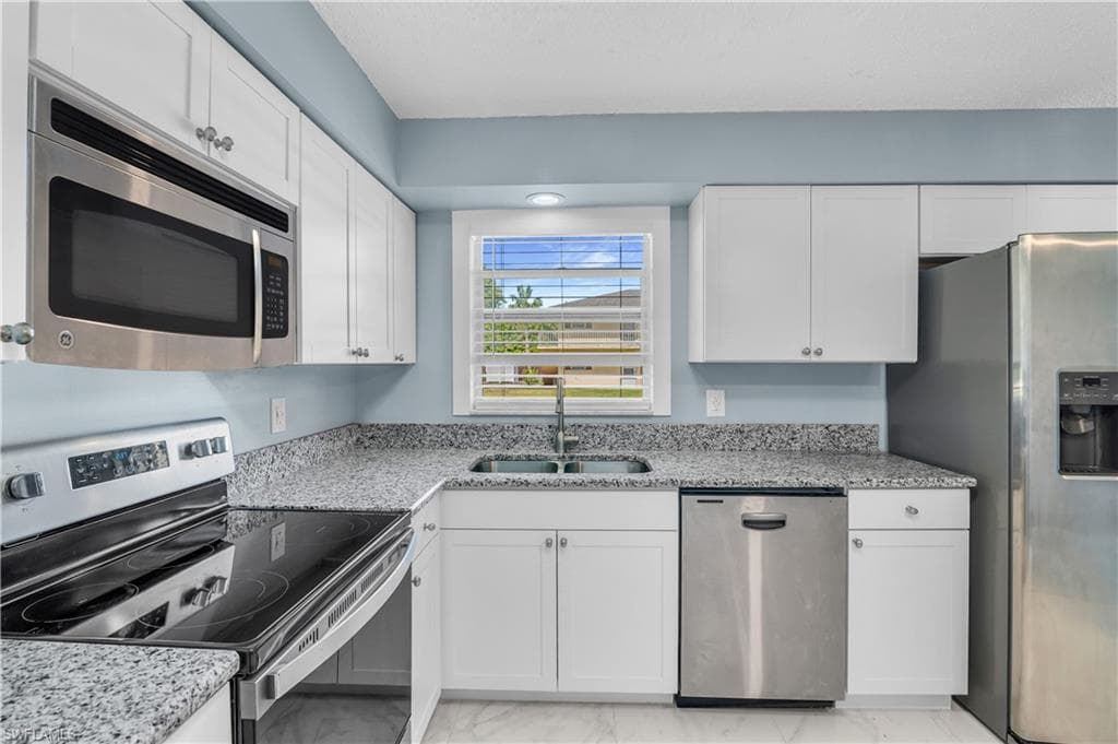 3325 Airport RD N # T1, NAPLES FL 34105-7