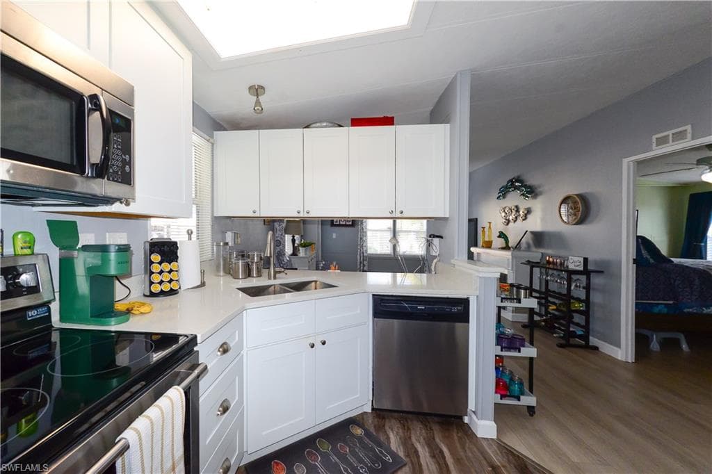 535 Sunshine AVE, NORTH FORT MYERS FL 33903-33