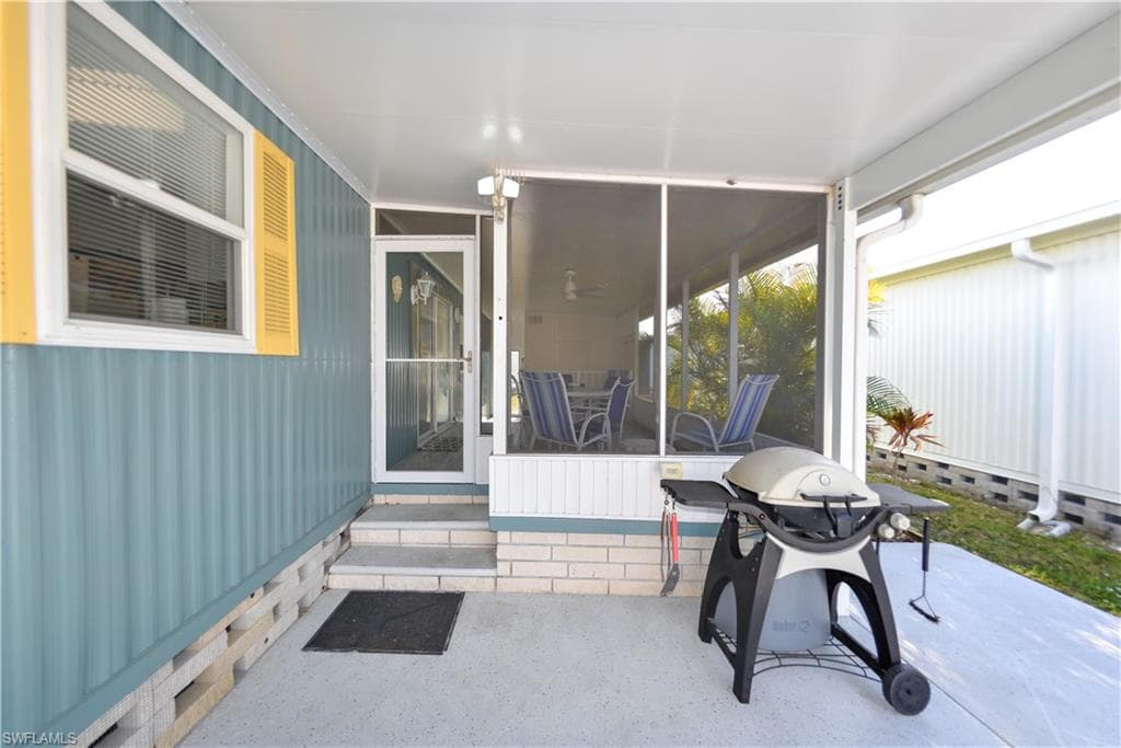 535 Sunshine AVE, NORTH FORT MYERS FL 33903-39