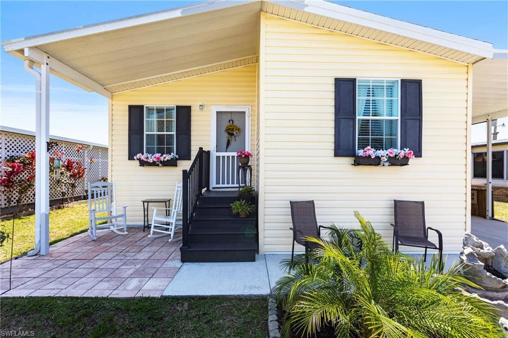 3152 Indian Village LN, NORTH FORT MYERS FL 33917-23