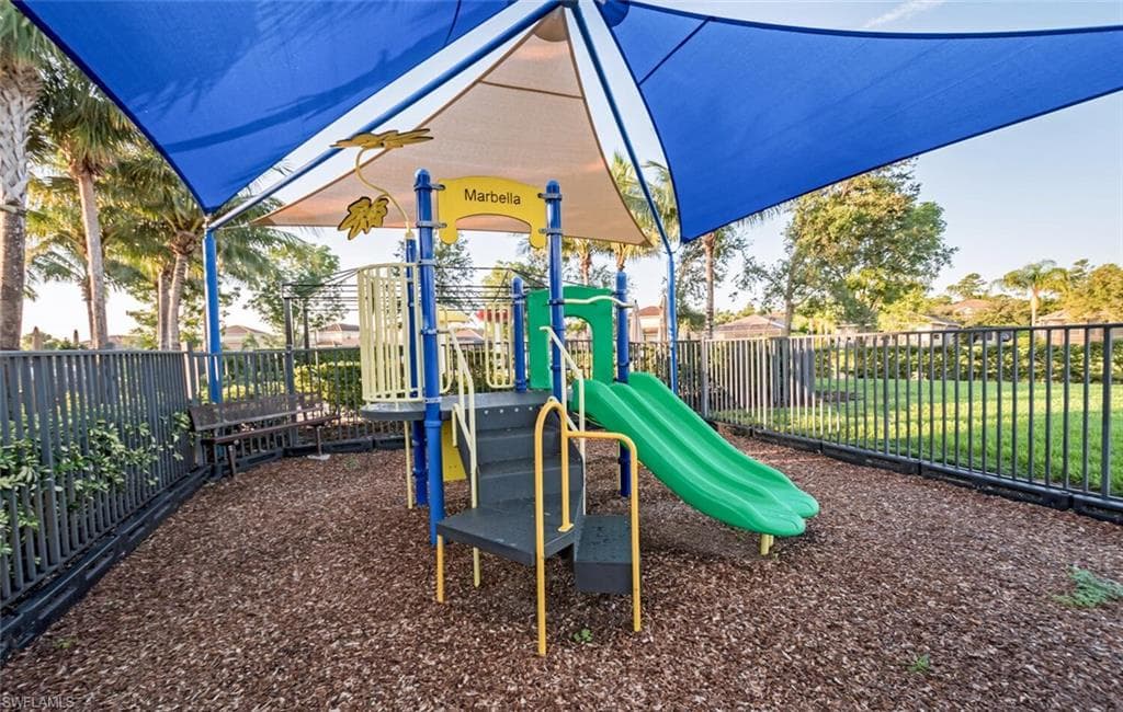 6509 Monterey PT # 203, NAPLES FL 34105-36