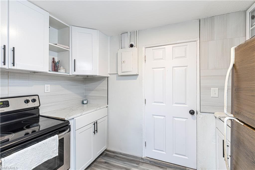 3132 Francis AVE, NAPLES FL 34112-12