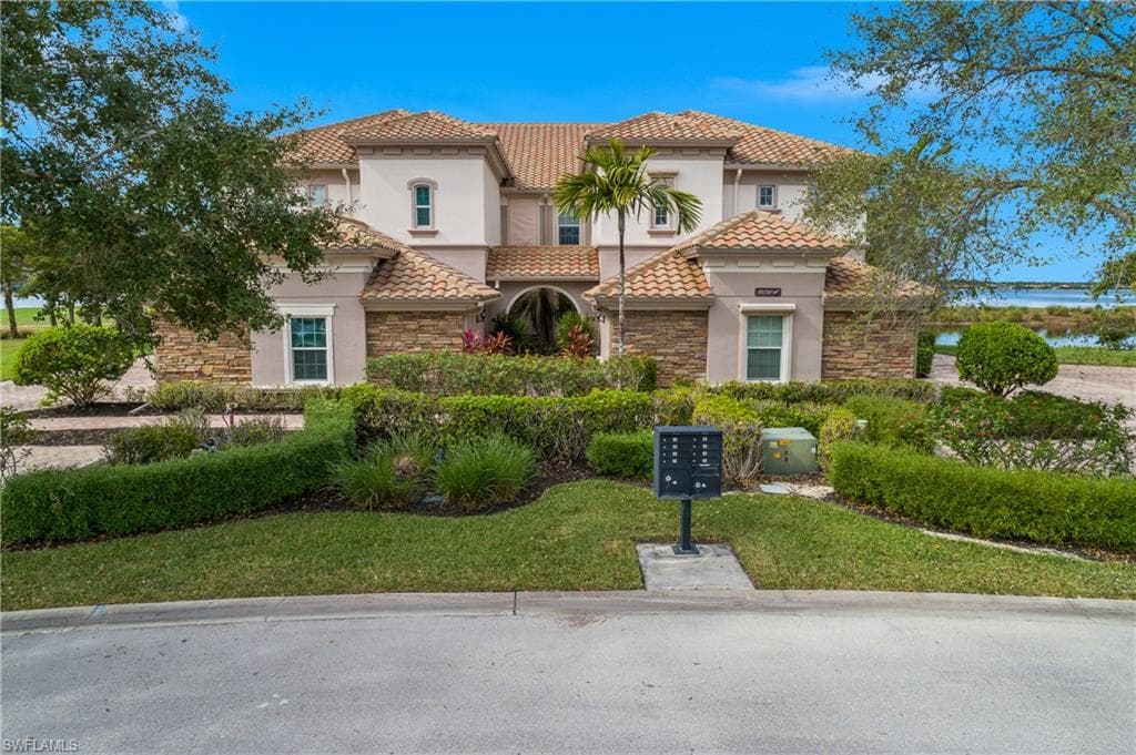 9064 Siesta Bay DR # 102, NAPLES FL 34120-32