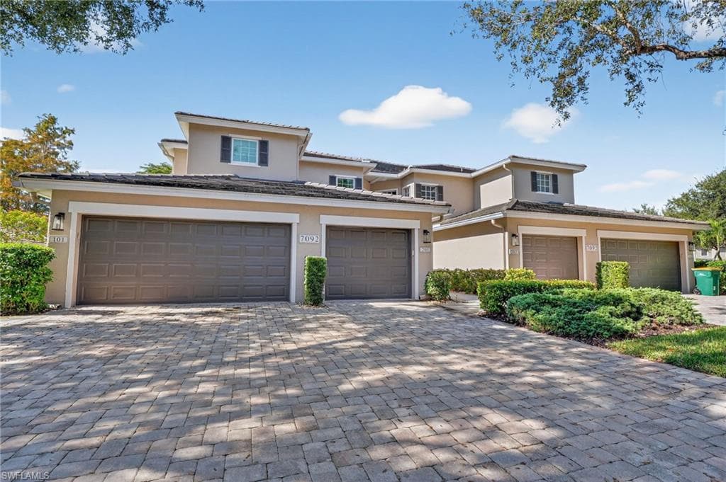 7092 Timberland CIR # 201, NAPLES FL 34109-5