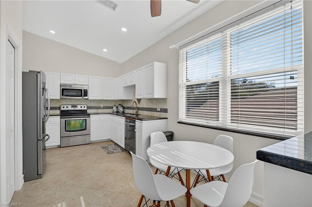 7092 Timberland CIR # 201, NAPLES FL 34109-8