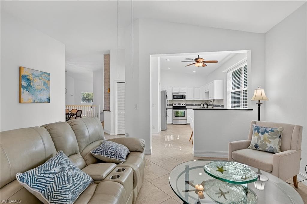 7092 Timberland CIR # 201, NAPLES FL 34109-33