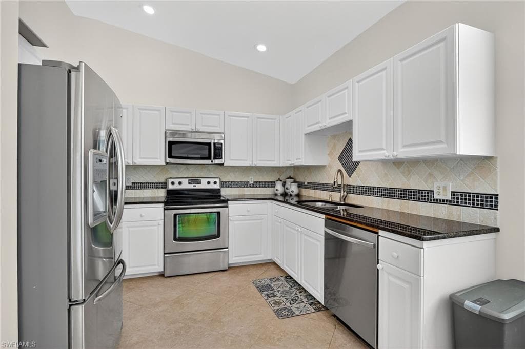 7092 Timberland CIR # 201, NAPLES FL 34109-7