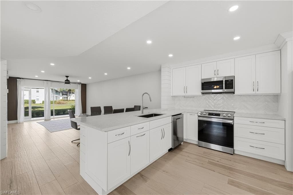 1330 Derbyshire CT # E101, NAPLES FL 34116-5