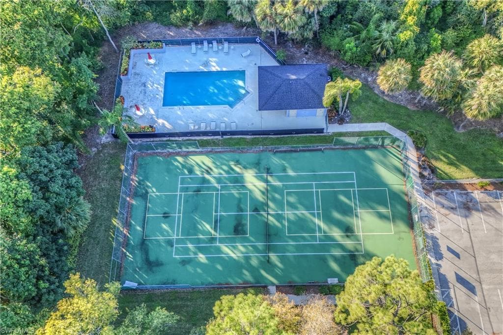 1330 Derbyshire CT # E101, NAPLES FL 34116-42