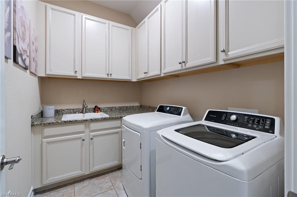 1609 Mockingbird DR, NAPLES FL 34120-21