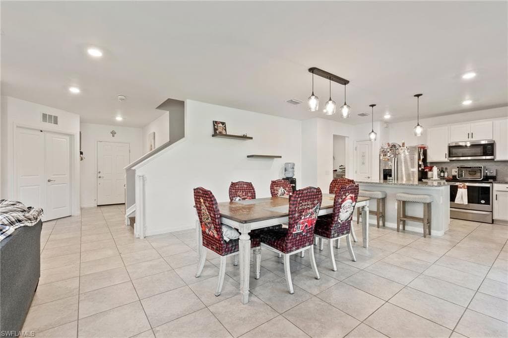 10804 Firebush CIR, NORTH FORT MYERS FL 33917-2