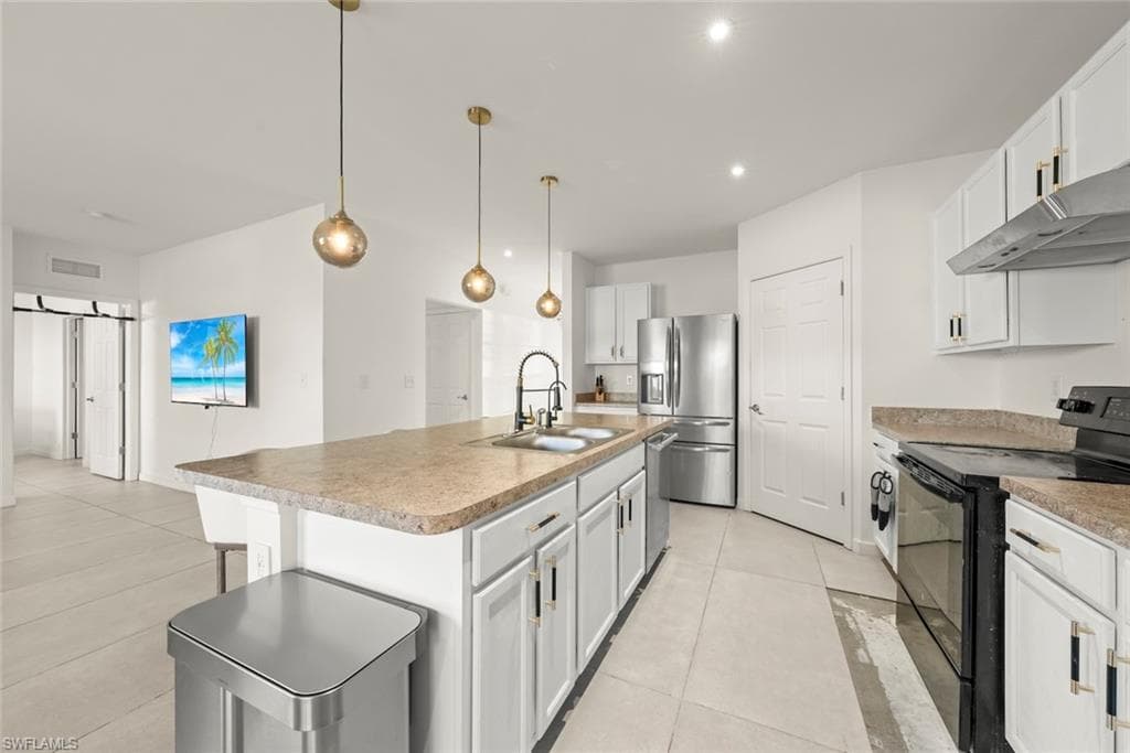 26640 Saville AVE, BONITA SPRINGS FL 34135-9