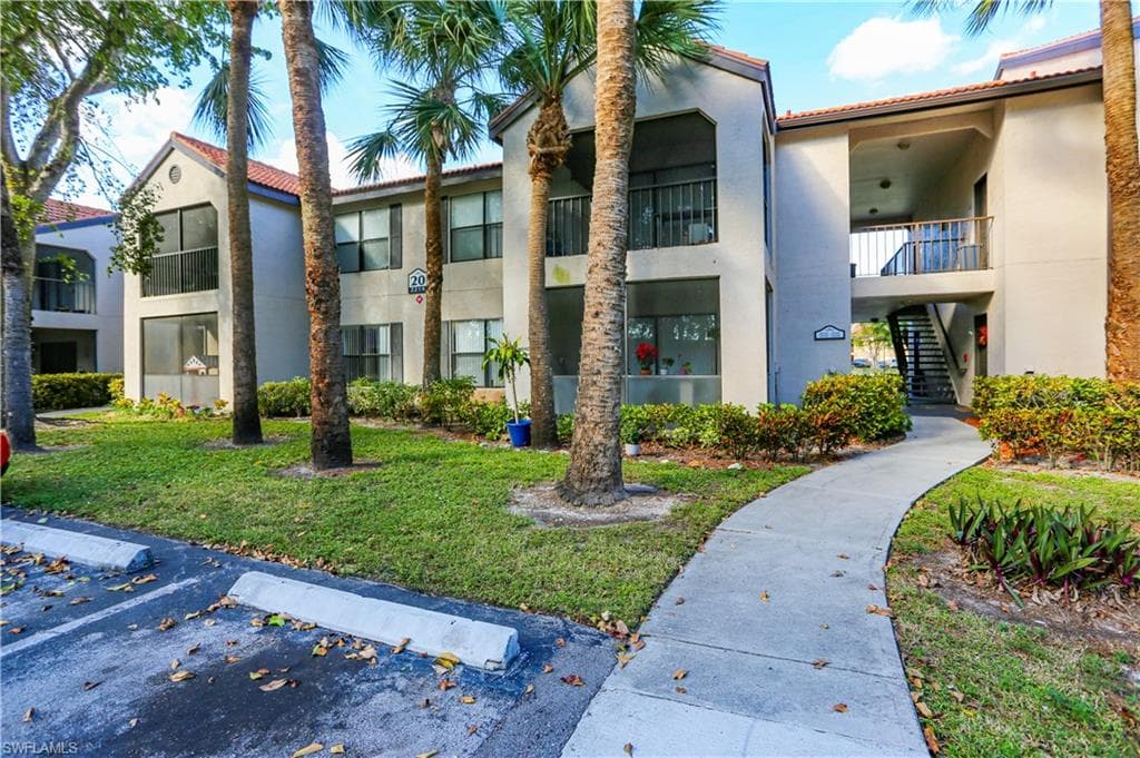 2214 Arbour Walk CIR # 2012, NAPLES FL 34109-1