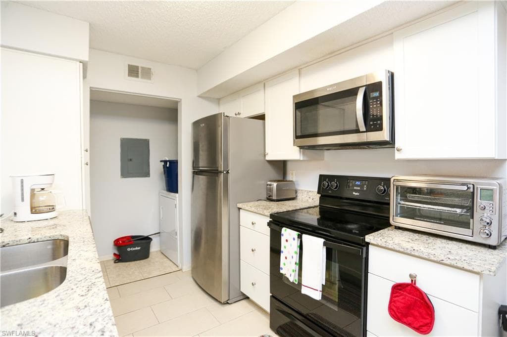 2214 Arbour Walk CIR # 2012, NAPLES FL 34109-8