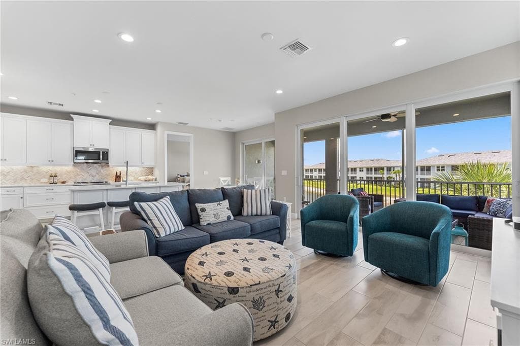 2609 Seychelles CIR # 1608, NAPLES FL 34112-5