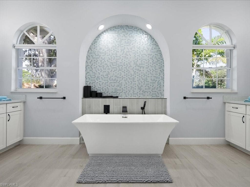 11422 Night Heron DR, NAPLES FL 34119-23