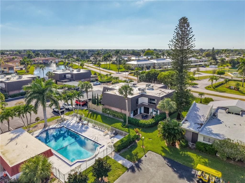 119 Lake Point LN # 5B, NAPLES FL 34112-24