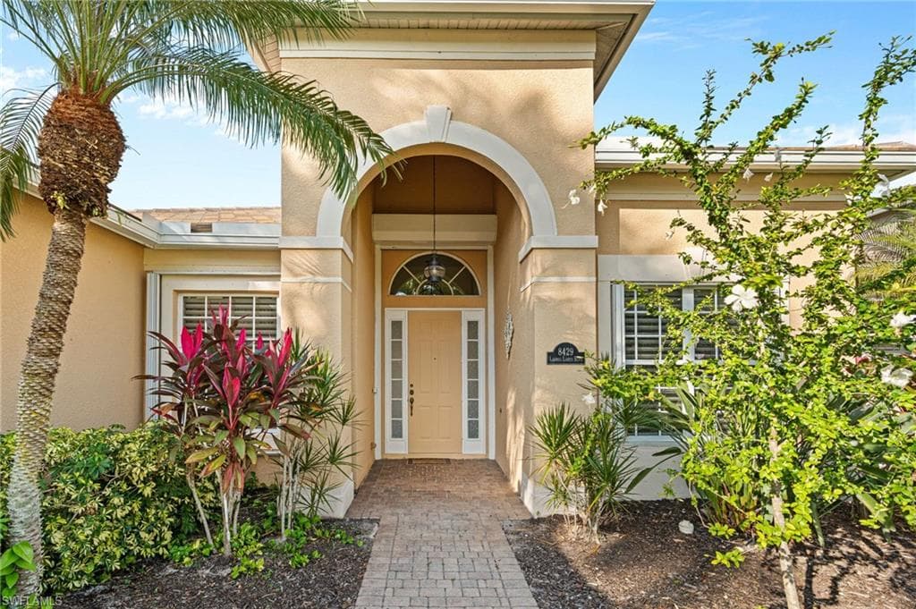 8429 Laurel Lakes BLVD, NAPLES FL 34119-1