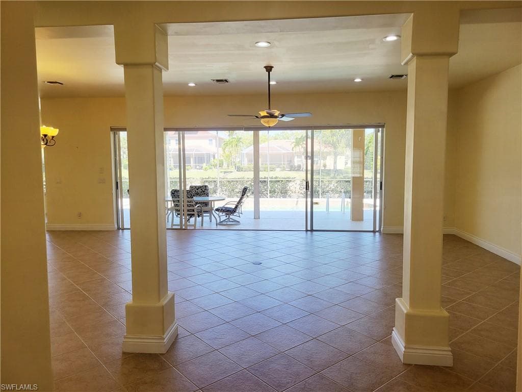 8429 Laurel Lakes BLVD, NAPLES FL 34119-2