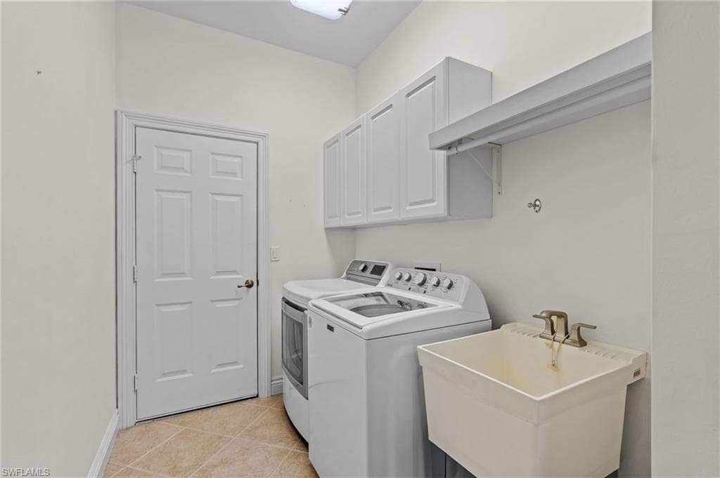 8429 Laurel Lakes BLVD, NAPLES FL 34119-13