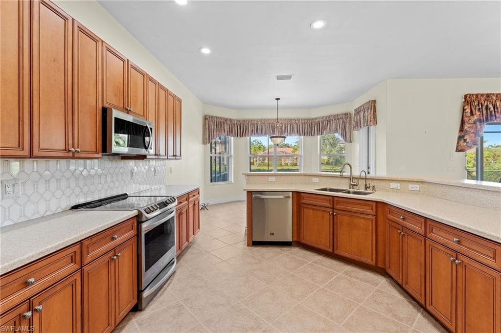 8429 Laurel Lakes BLVD, NAPLES FL 34119-10