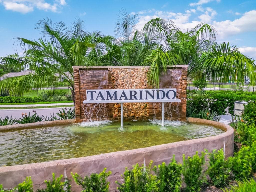 342 Deauville LOOP, NAPLES FL 34114-15