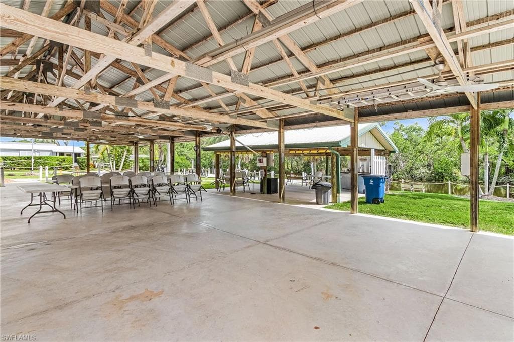 64 Sturbridge LN-33