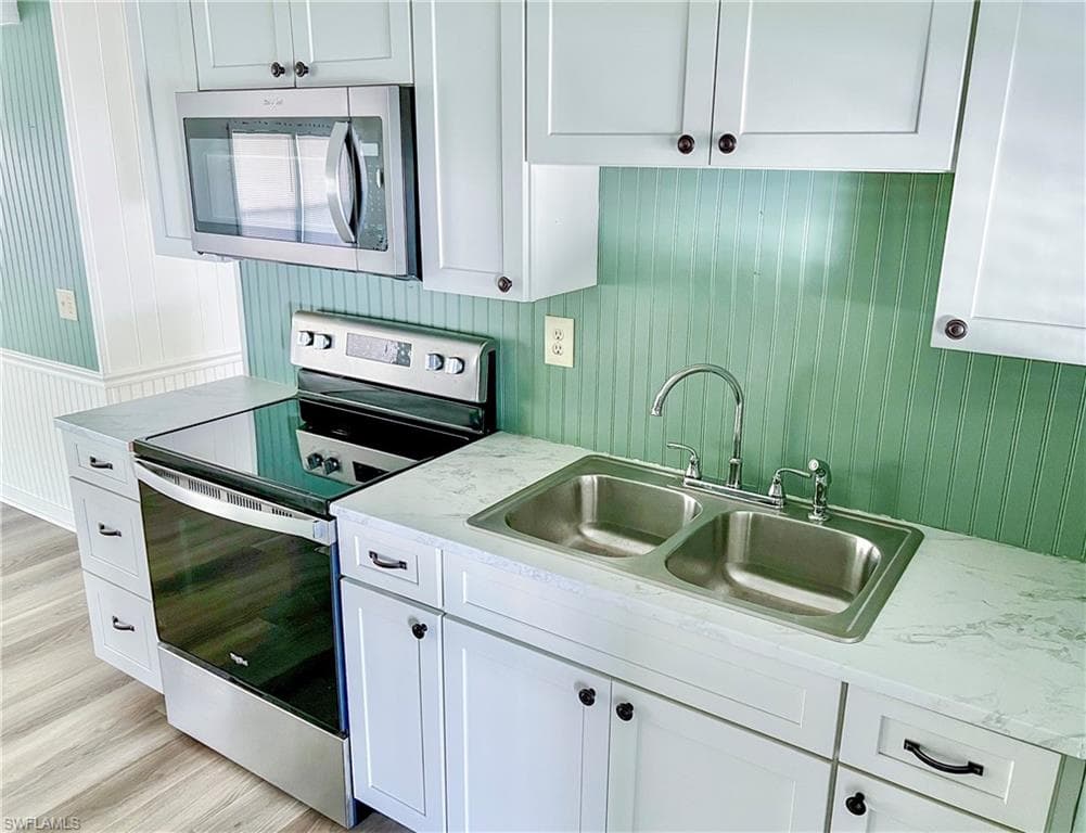 301 Dillard AVE, FORT MYERS FL 33908-4