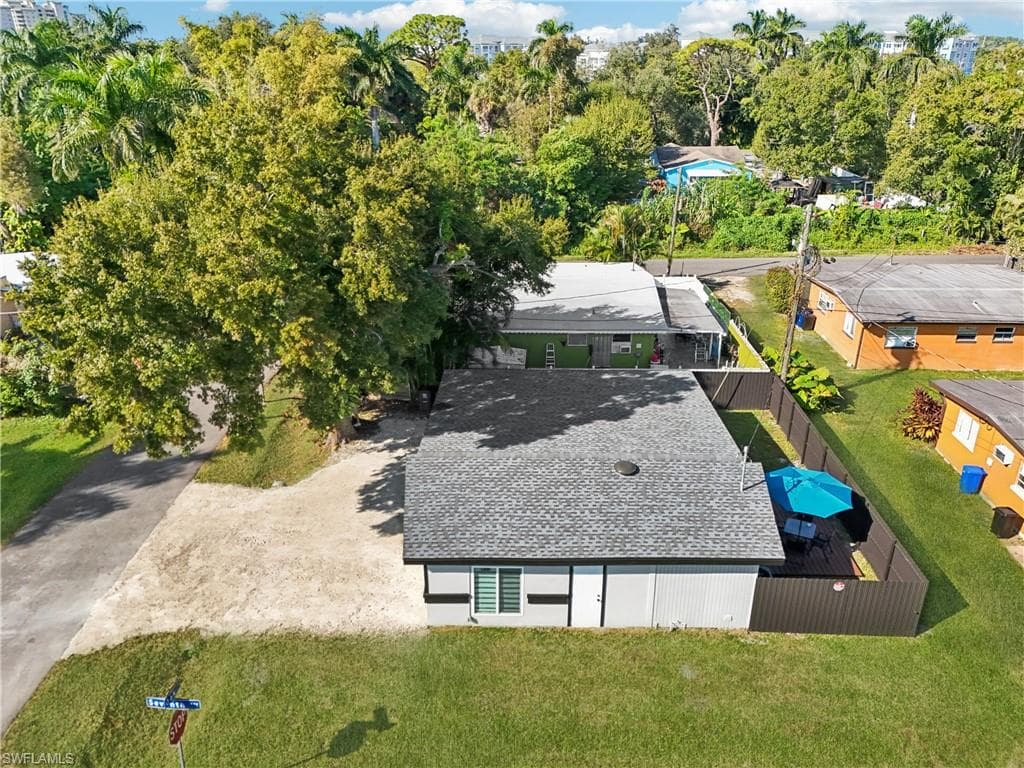 92 Oak ST, NORTH FORT MYERS FL 33903-26