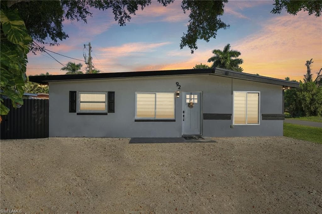 92 Oak ST, NORTH FORT MYERS FL 33903-1
