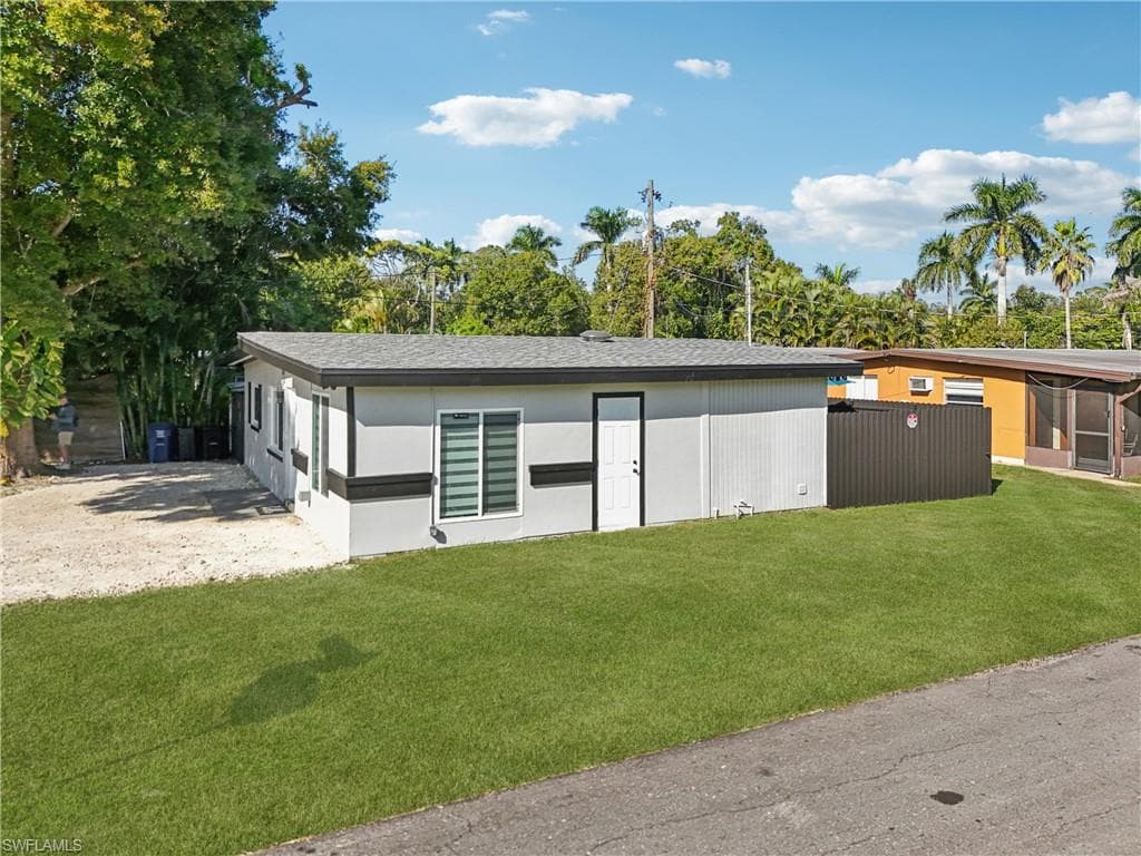 92 Oak ST, NORTH FORT MYERS FL 33903-34