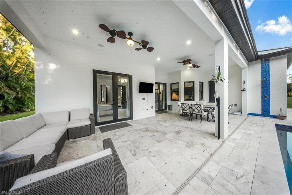 28033 Oak LN, BONITA SPRINGS FL 34135-35