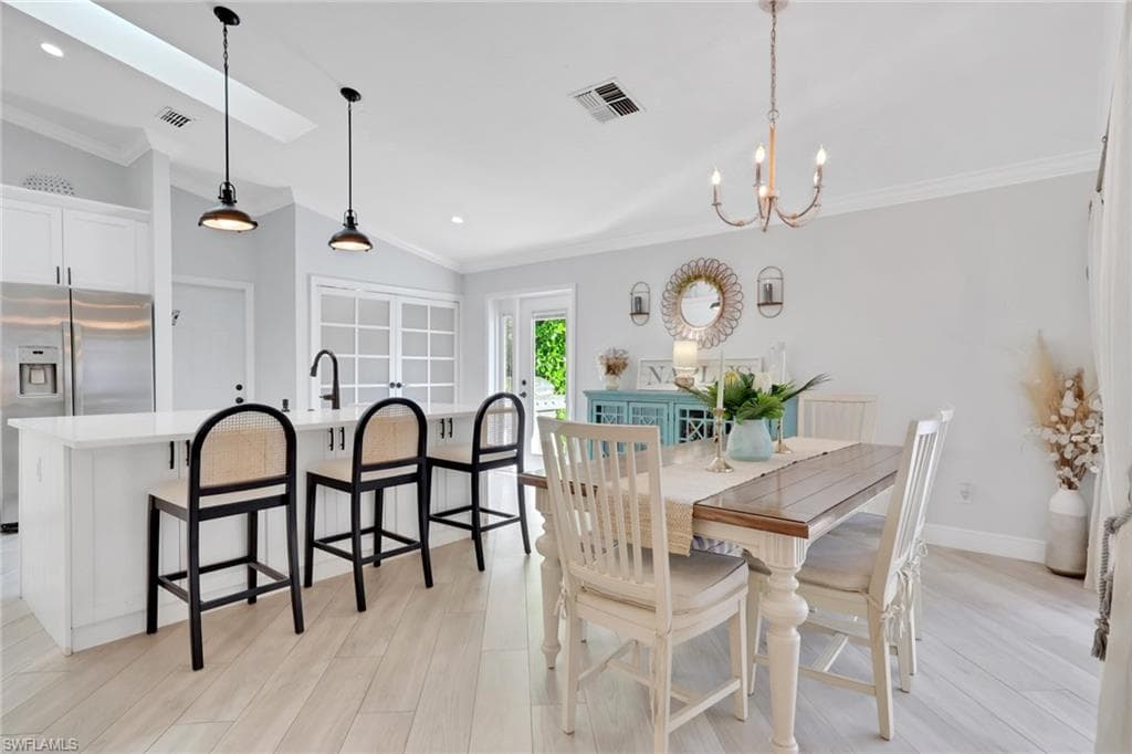 1151 Jardin DR, NAPLES FL 34104-5