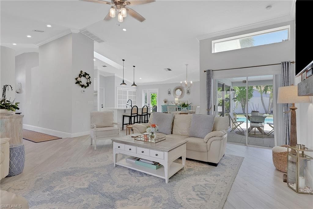 1151 Jardin DR, NAPLES FL 34104-8