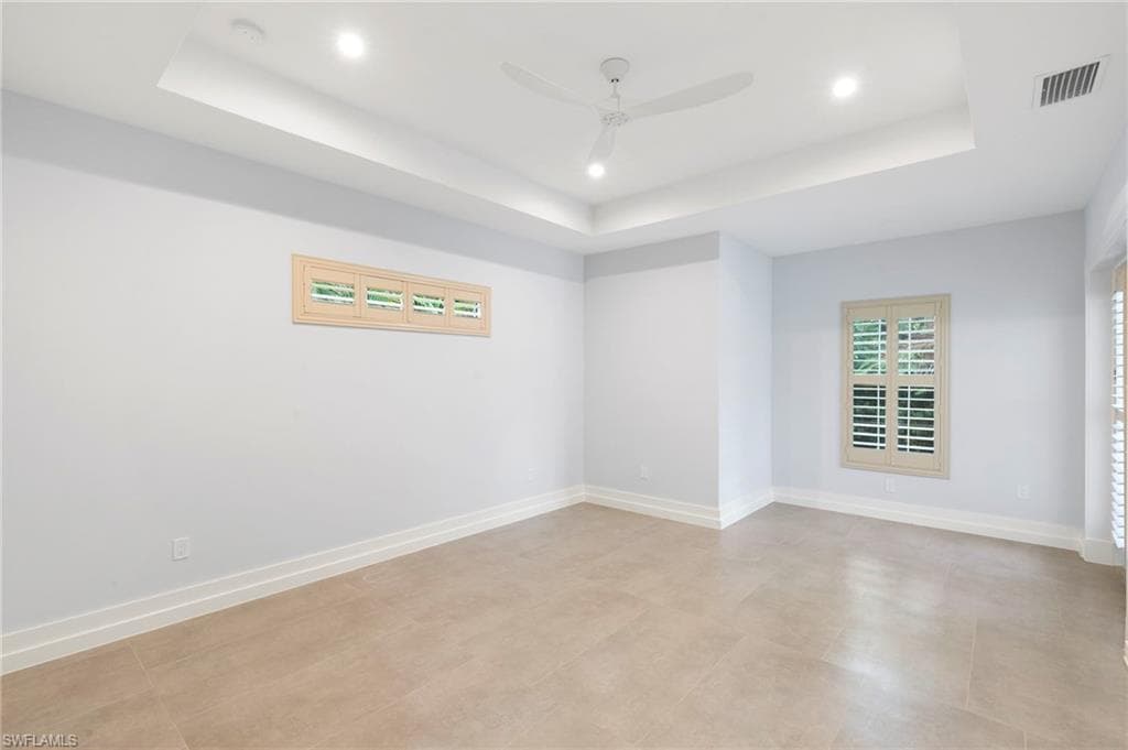 1086 Michigan AVE-15