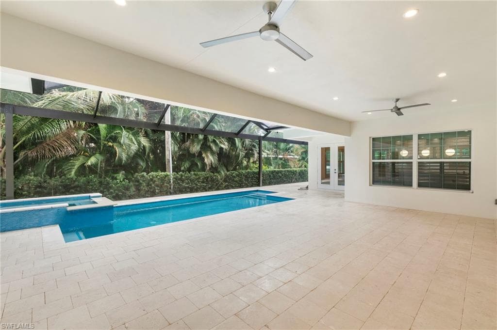 1086 Michigan AVE-35