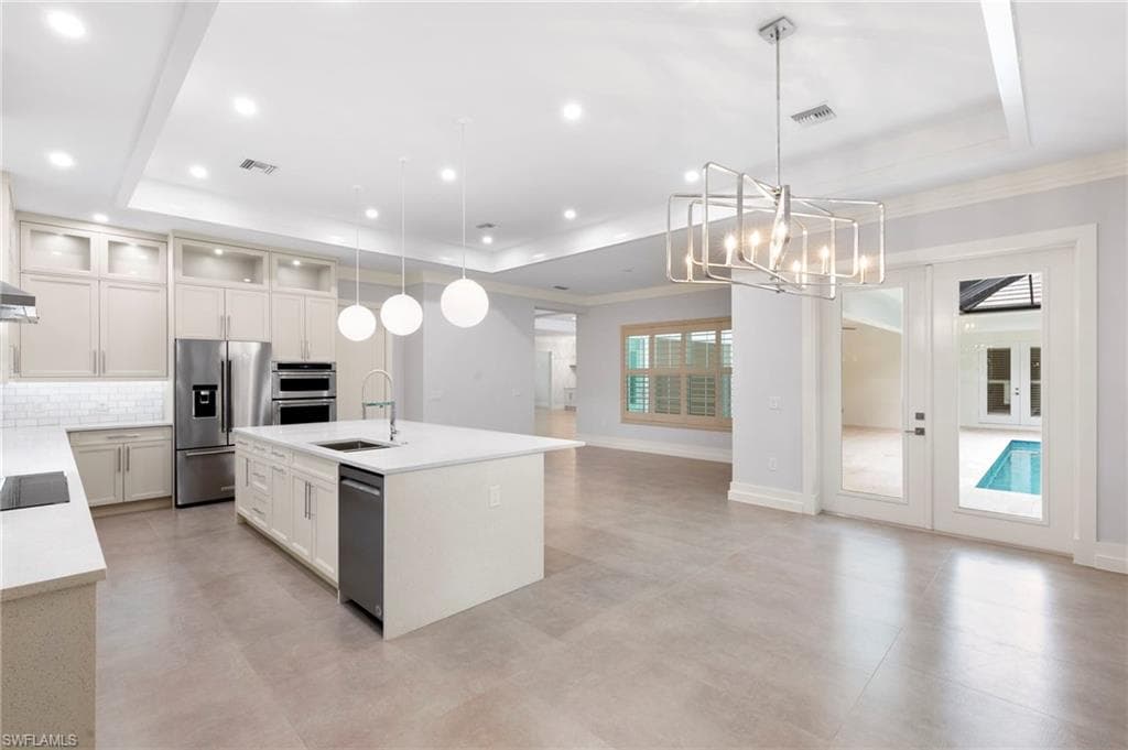 1086 Michigan AVE-8