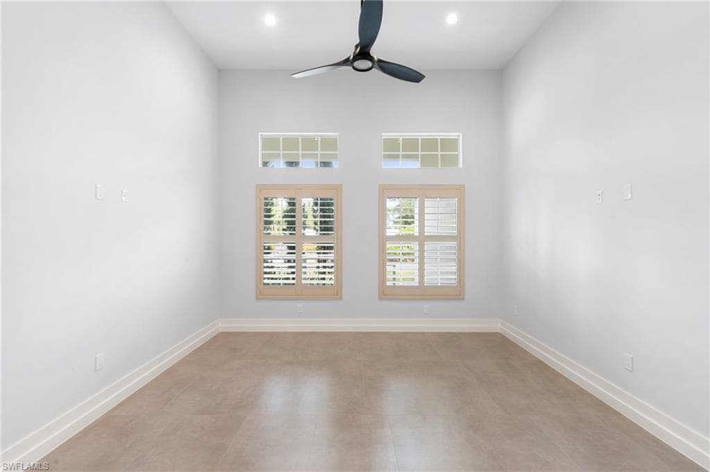 1086 Michigan AVE-23