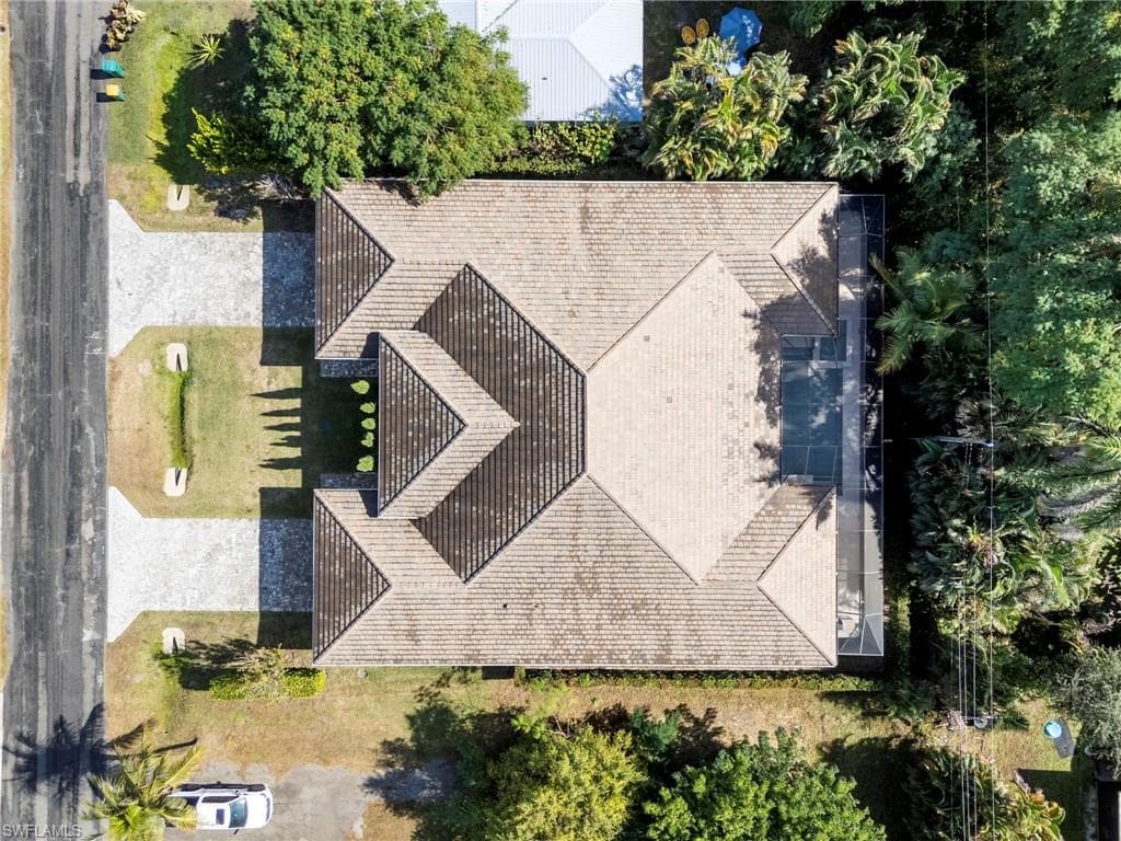 1086 Michigan AVE-40