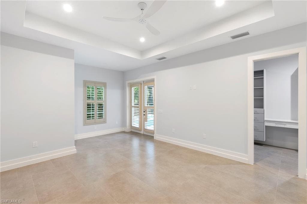 1086 Michigan AVE-17