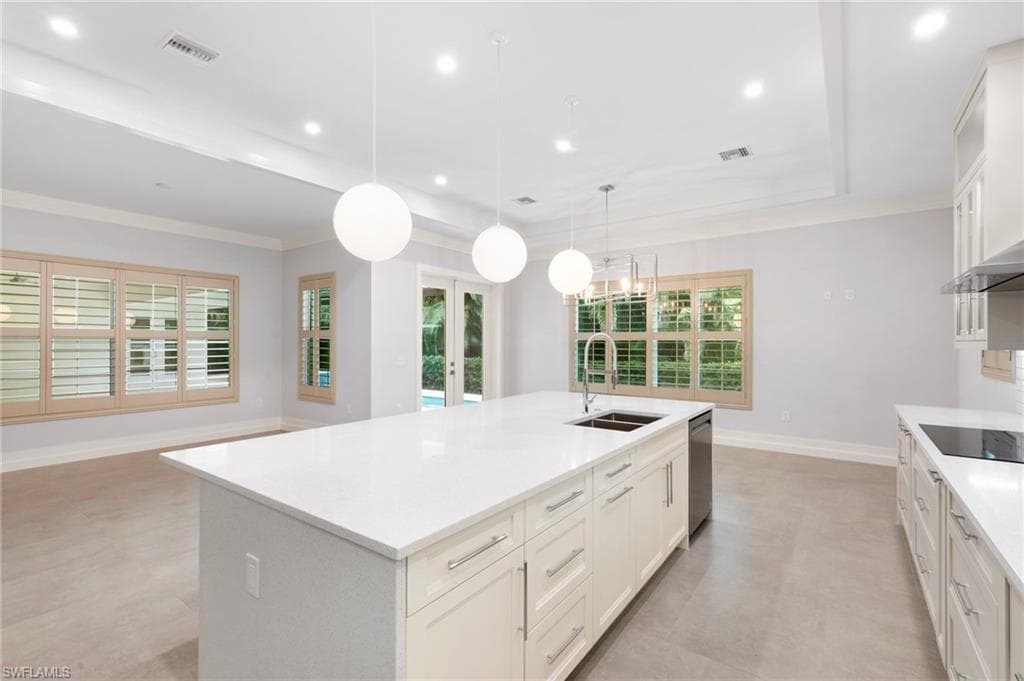 1086 Michigan AVE-7