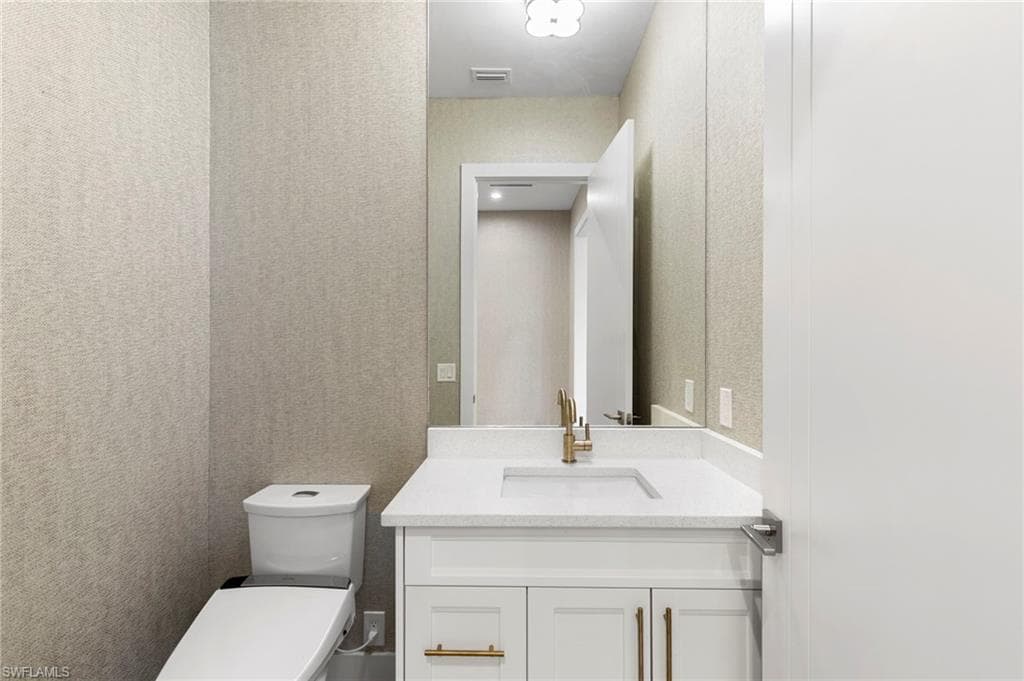 1086 Michigan AVE-24