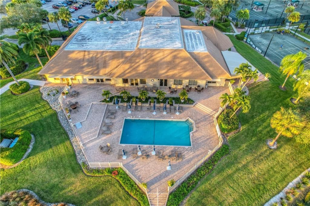 10748 Fieldfair DR, NAPLES FL 34119-31