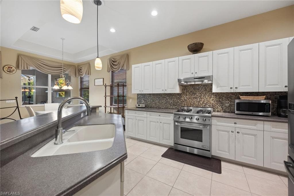 10748 Fieldfair DR, NAPLES FL 34119-7