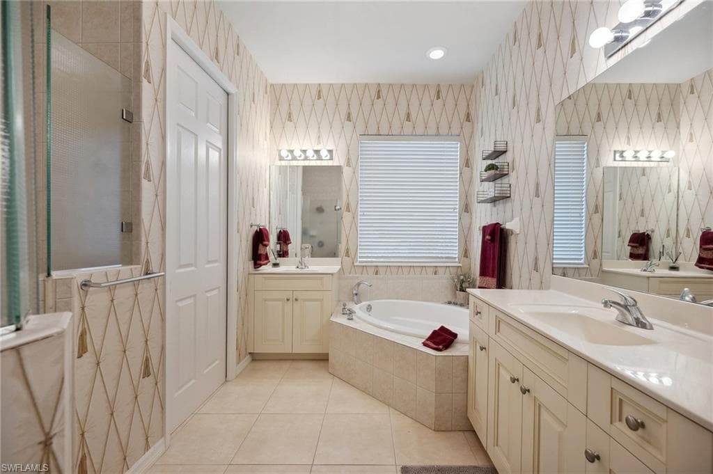 10748 Fieldfair DR, NAPLES FL 34119-20