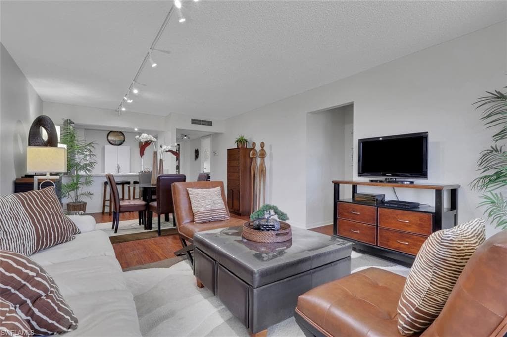 1084 Forest Lakes DR # 7304, NAPLES FL 34105-12