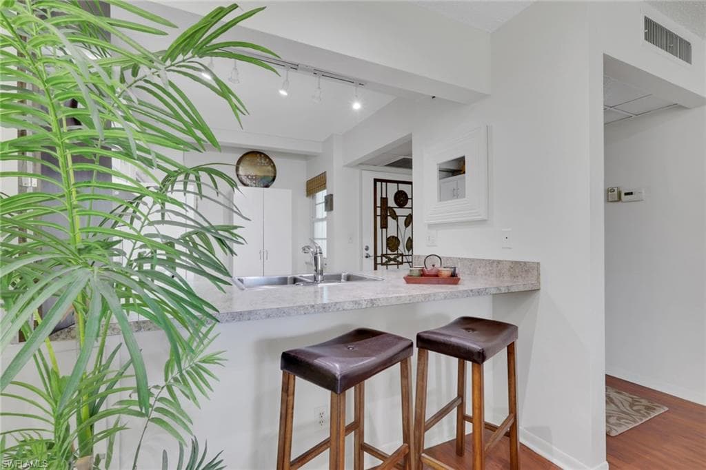 1084 Forest Lakes DR # 7304, NAPLES FL 34105-3